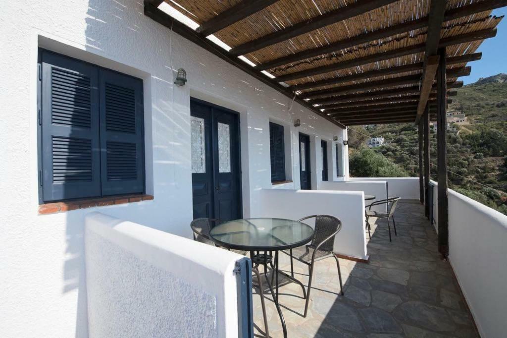 Blue Dawn Kalymnos Aparthotel Myrties Екстериор снимка